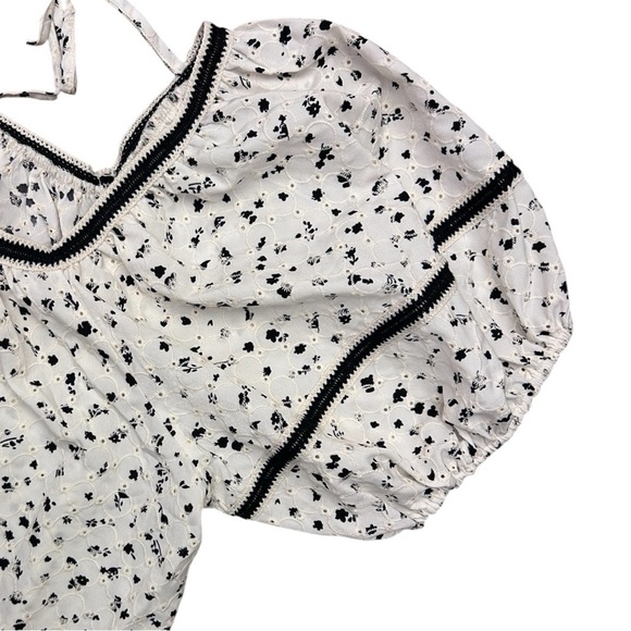 ❗️SOLD ❗️ Short Sleeve Ditsy Floral White Black Trim Shirt Size XL/12 - Picture 8 of 13